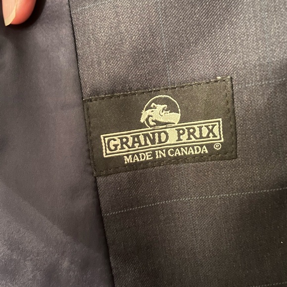 Show jacket - Picture 3 of 5